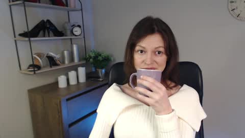 Vivian online show from 02.26.25