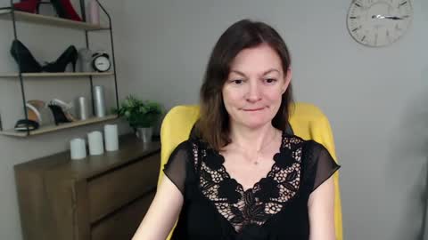 Vivian online show from 02.27.25