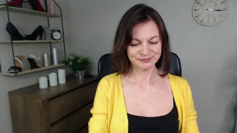 Vivian online show from 02.27.25