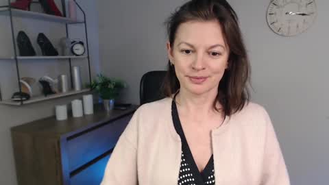 Vivian online show from 03.06.25