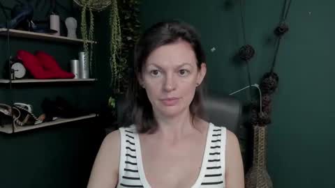 Vivian online show from 03.11.25