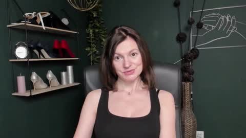 Vivian online show from 10.15.25