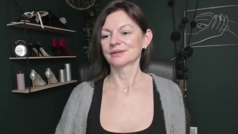 Vivian online show from 10.16.25