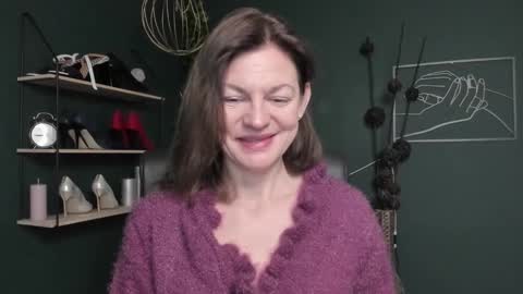 Vivian online show from 10.22.25