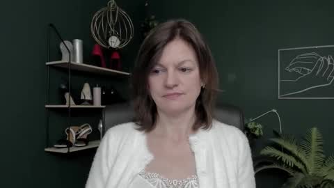 Vivian online show from 11.26.25