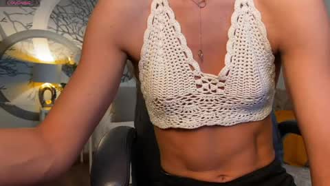 Snapshot of vivian_evans_ chatting on 05.22.26 Vivian Evans online show from 05.22.26
