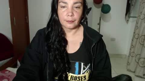 Snapshot of vivian_milf_paint chatting on 09.18.25 vivian_milf_paint online show from 09.18.25