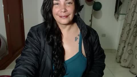 Snapshot of vivian_milf_paint chatting on 10.16.25 vivian_milf_paint online show from 10.16.25