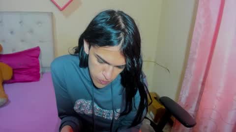 instagram Viviana73215 online show from 12.20.24