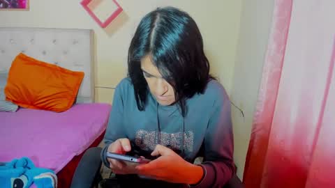 instagram Viviana73215 online show from 12.22.24
