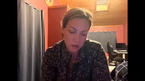 Snapshot of vivianluxe chatting on 10.18.25 VivianLuxe online show from 10.18.25