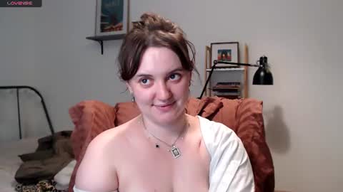 Snapshot of vivianmarble chatting on 07.05.26 Lela online show from 07.05.26