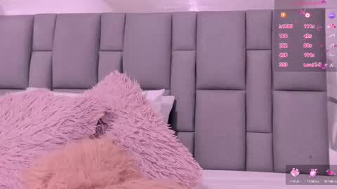 Snapshot of vivianne_scott chatting on 10.11.25 Vivi online show from 10.11.25