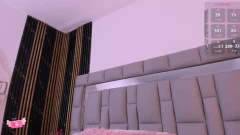 Snapshot of vivianne_scott chatting on 10.17.25 Vivi online show from 10.17.25