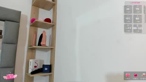 Snapshot of vivianne_scott chatting on 10.22.25 Vivi online show from 10.22.25