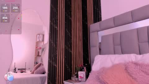 Snapshot of vivianne_scott chatting on 11.07.25 Vivi online show from 11.07.25