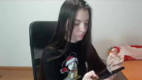 Vivian Gray online show from 12.14.24