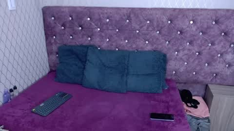 VivianRose online show from 09.30.25