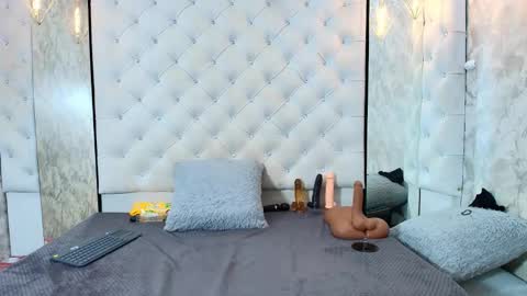 VivianRose online show from 02.22.26