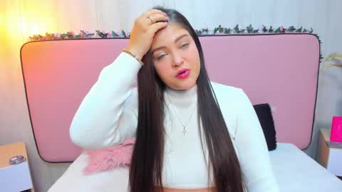 Snapshot of viviansantana chatting on 10.02.25 Vivian online show from 10.02.25