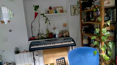 Snapshot of vivid_ether chatting on 10.20.25 Viv online show from 10.20.25