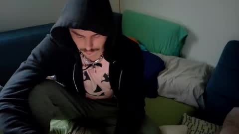 Snapshot of vivid_ether chatting on 11.01.25 Viv online show from 11.01.25