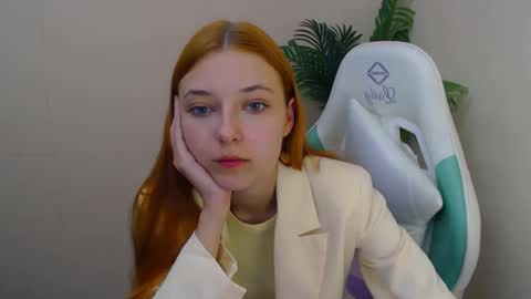 Vivien online show from 10.13.25