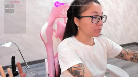 Snapshot of vivien_montclair chatting on 07.15.26 Vivien online show from 07.15.26
