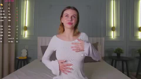 Snapshot of vivien_ronal chatting on 07.18.26 Sophia online show from 07.18.26