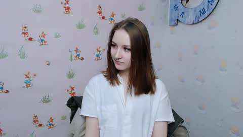 vivienalles_ online show from 12.02.24