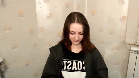 vivienalles_ online show from 12.05.24