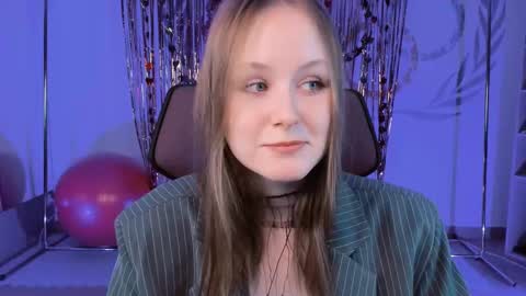 Vivien online show from 02.16.25