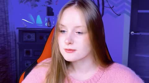 Snapshot of vivienleeigh chatting on 10.06.25 Vivien online show from 10.06.25