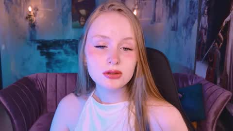 Snapshot of vivienleeigh chatting on 11.02.25 Vivien online show from 11.02.25