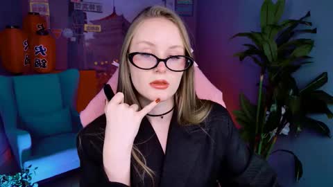 Vivien online show from 02.06.26