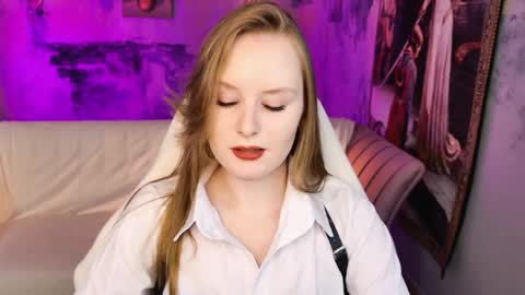Snapshot of vivienleeigh chatting on 05.02.26 Vivien online show from 05.02.26