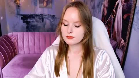 Snapshot of vivienleeigh chatting on 05.08.26 Vivien online show from 05.08.26