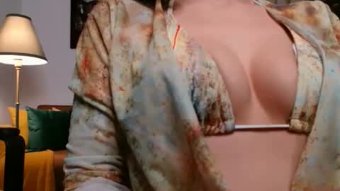 Vivienne online show from 04.16.26