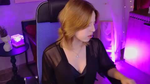 Snapshot of viviennehebert chatting on 07.12.26 Vivienne online show from 07.12.26