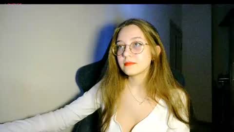 Snapshot of vivivivikkie chatting on 07.20.26 vivivivikkie online show from 07.20.26