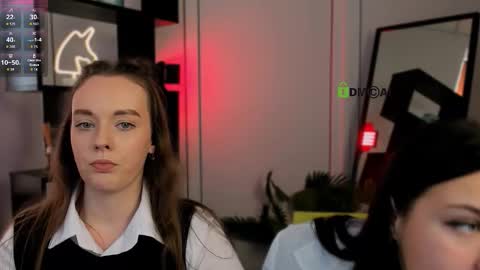 Snapshot of vivy_star chatting on 10.07.25 vivy_star online show from 10.07.25