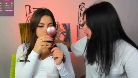 Snapshot of vivy_star chatting on 10.18.25 vivy_star online show from 10.18.25