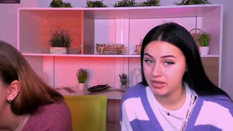 Snapshot of vivy_star chatting on 10.22.25 vivy_star online show from 10.22.25