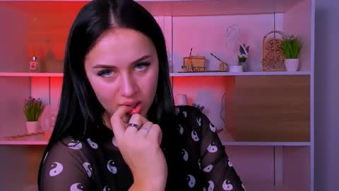 Snapshot of vivy_star chatting on 10.26.25 vivy_star online show from 10.26.25