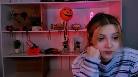 Snapshot of vivy_star chatting on 11.02.25 vivy_star online show from 11.02.25