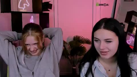 Snapshot of vivy_star chatting on 11.05.25 vivy_star online show from 11.05.25