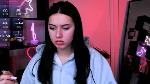 Snapshot of vivy_star chatting on 11.11.25 vivy_star online show from 11.11.25