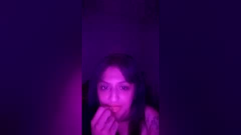 Snapshot of vixen_vibez09 chatting on 06.12.26 Vixen love online show from 06.12.26
