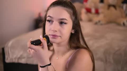 Snapshot of vixenamour chatting on 10.22.25 vixenamour online show from 10.22.25