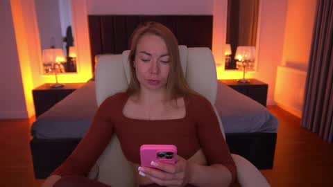 Snapshot of vixenmuse chatting on 05.28.26 Ur Lady online show from 05.28.26